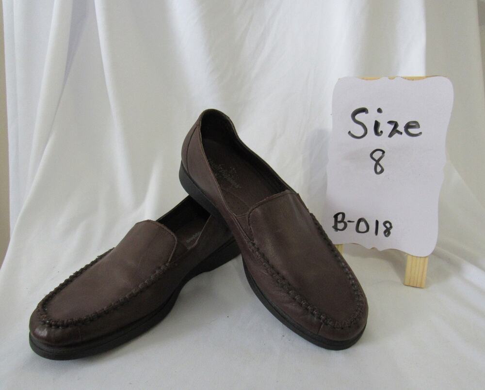 Hush Puppies size 8